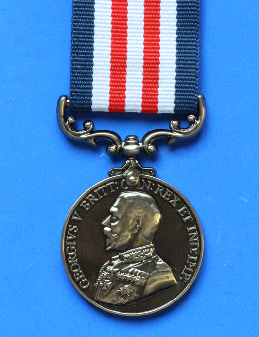 REPLICA WW1 British Military Medal complete with ribbon [33739]