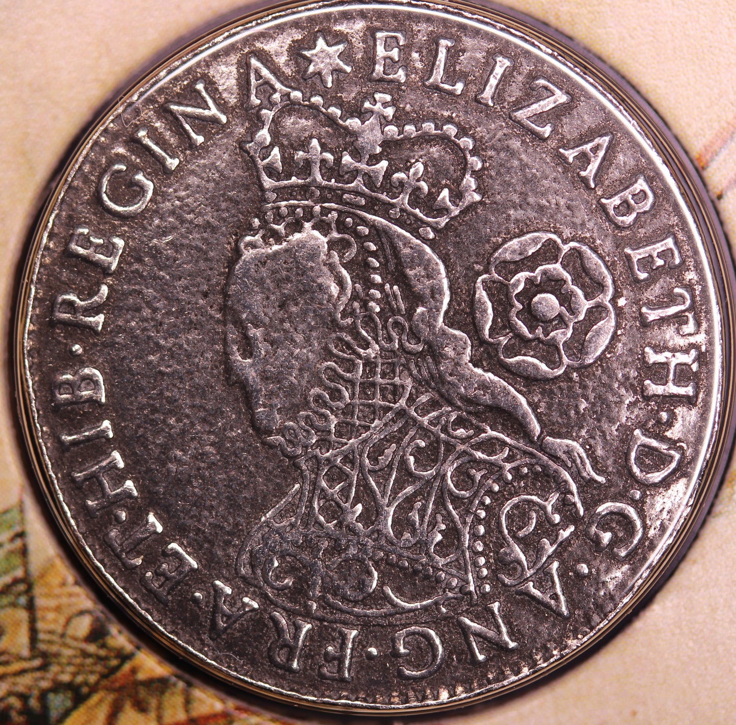 REPRODUCTION Tudor Coins Henry VIII (24mm) & Elizabeth I (24mm) in information folder [HECPS]