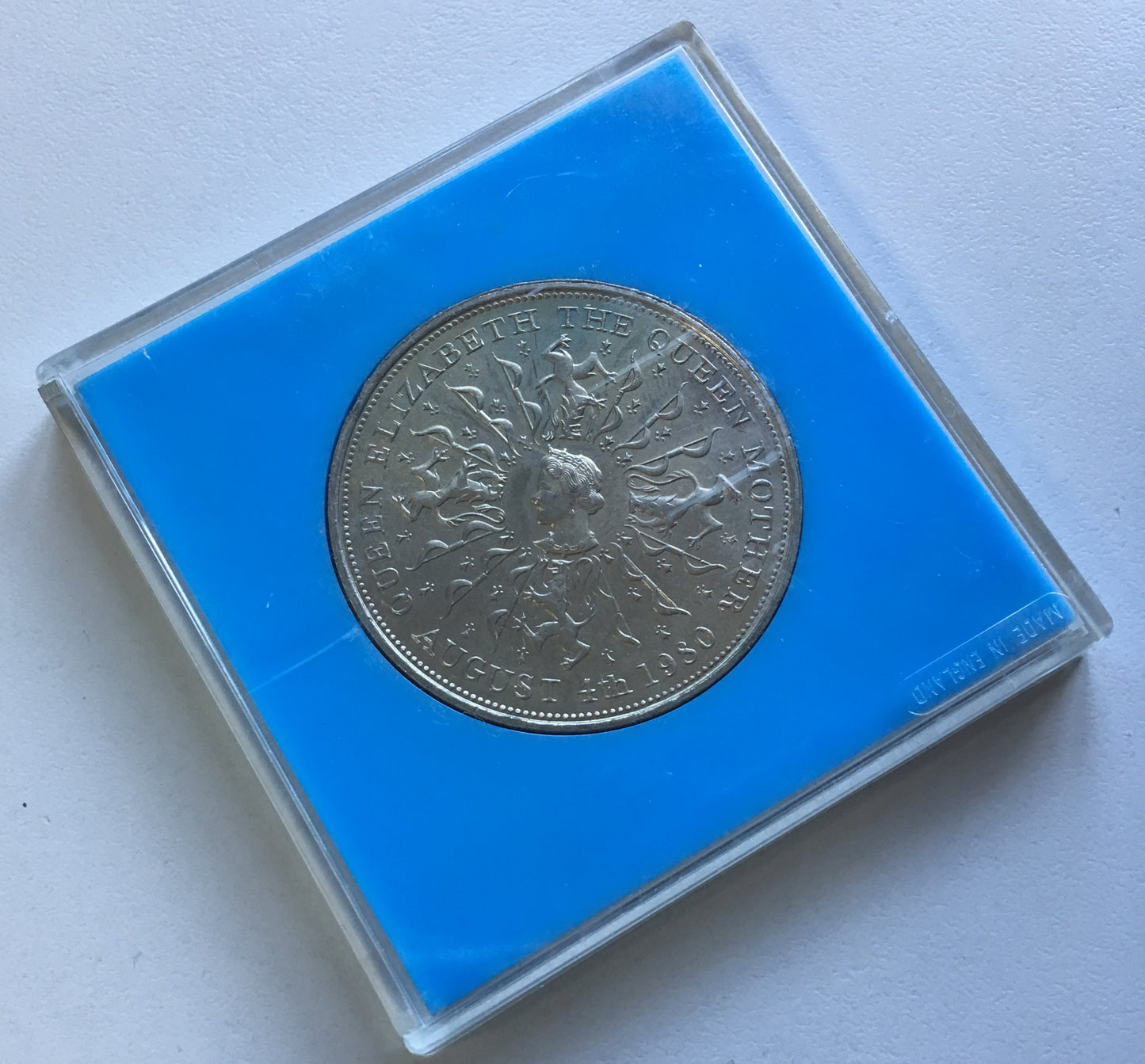 GENUINE 1980 Queen Mother 80th birthday Crown (cased) Elizabeth II QEII nice coin *[MOTH80]