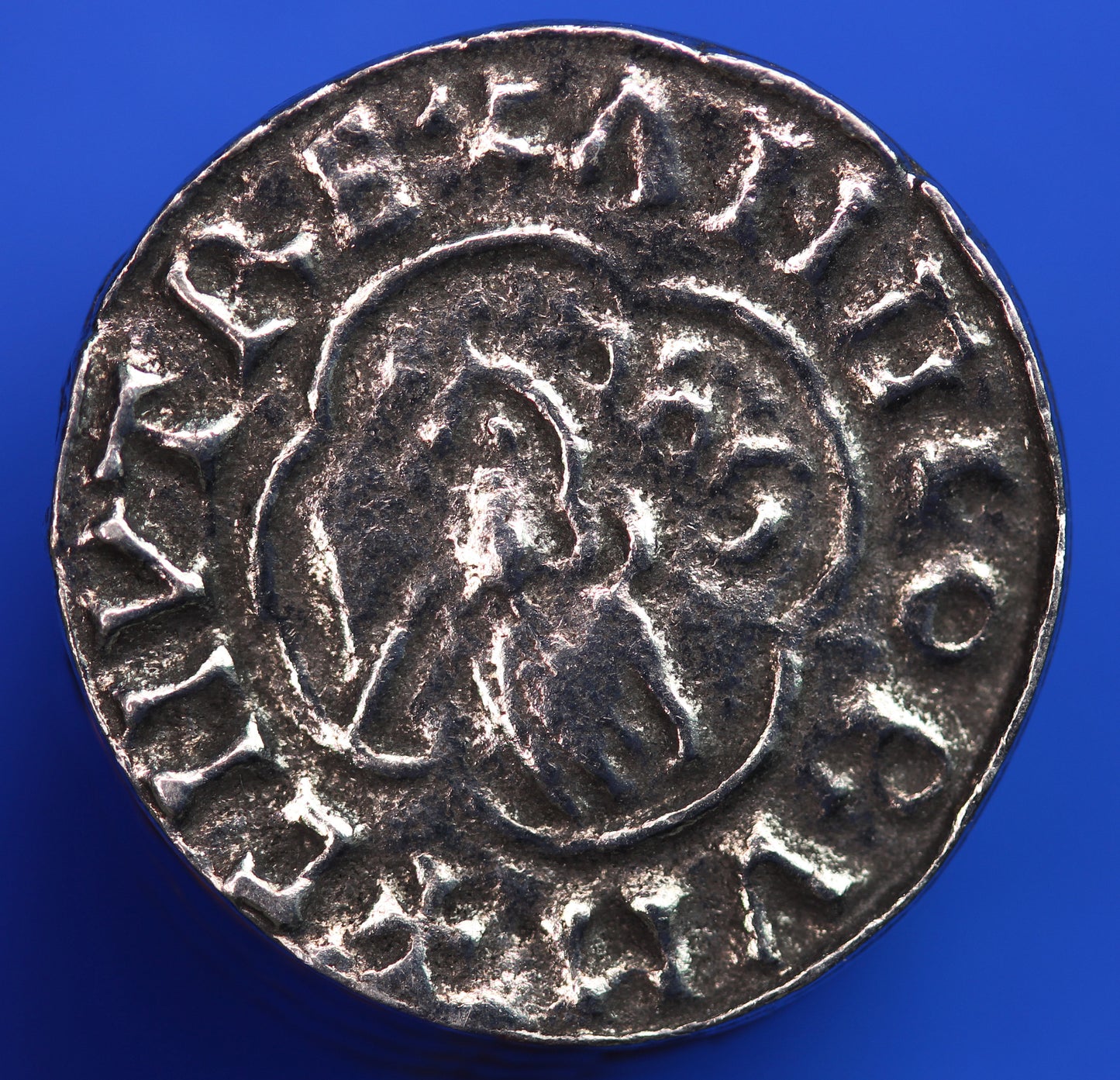 REPRODUCTION Viking coin, Cnut penny 17mm  [CPCOIN]