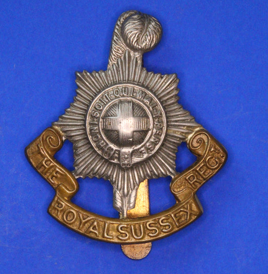 British Army Militaria - WW1 Royal Sussex Regiment Cap Badge    [R11/24 28762]