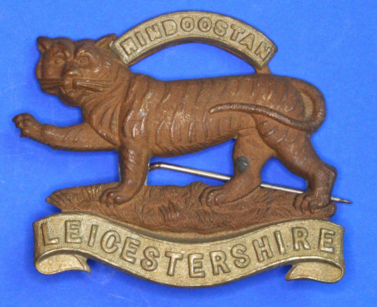 British Army Militaria World War 1 - WW1 Leicestershire Regiment Cap Badge - sweetheart brooch [R11/24 28824]