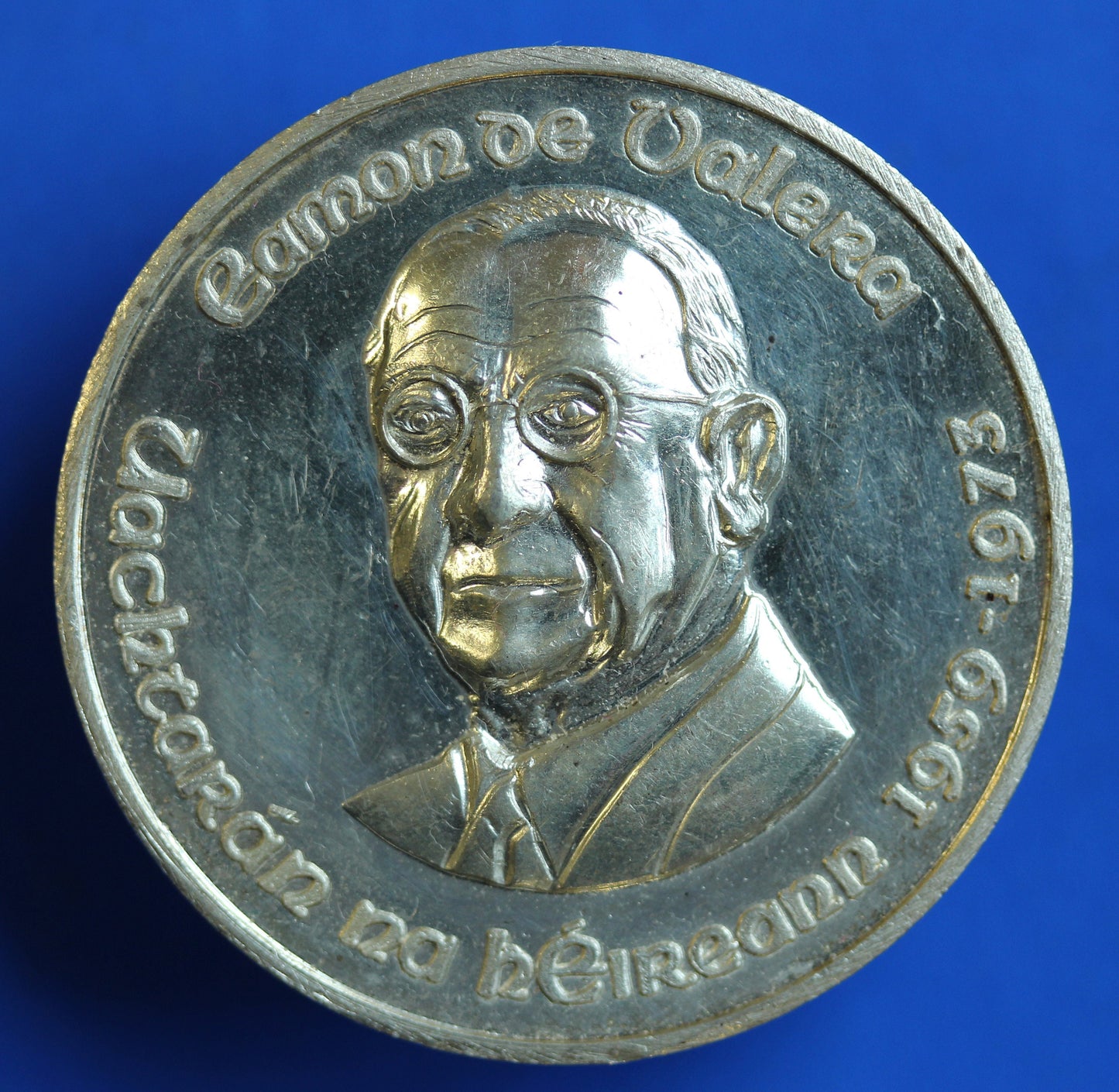 Irish Ireland EIRE Eamon De Valera 1859-73 silver medallion, 38mm, hallmarked 32g, only 900 made   [R02/25 29617]