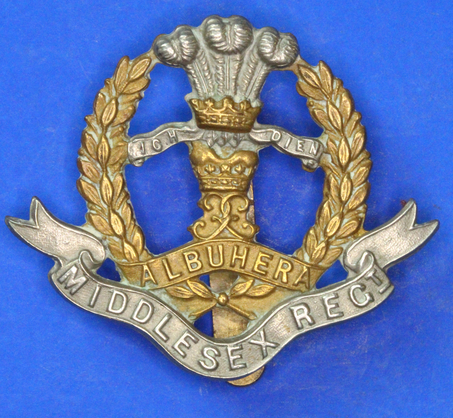 British Army Militaria - WW1 Middlesex Regiment Cap Badge     [R06/25 30368]
