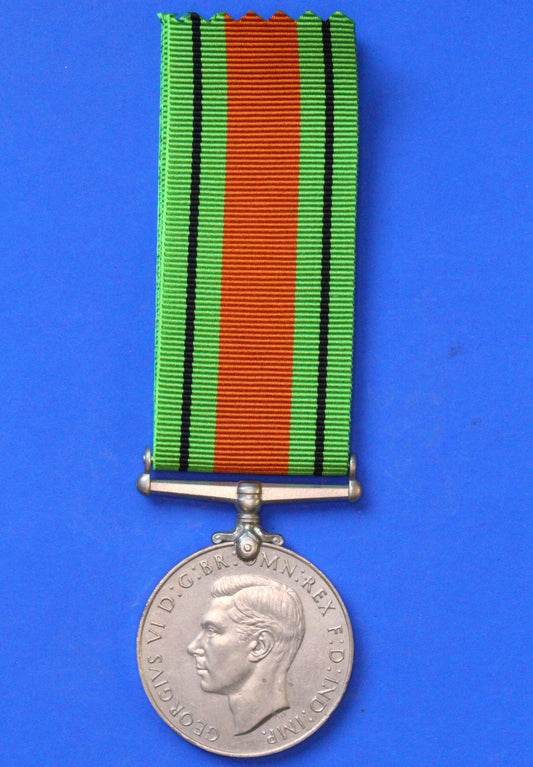 WW2 medal - George VI Defence medal with ribbons      [06/24 30181]