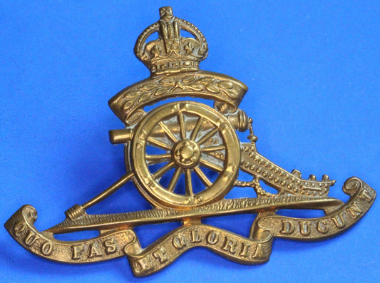 British Army Vintage World War 1 - WW1 WW2 Royal Artillery Regiment cap badge  [R09/25 30963]