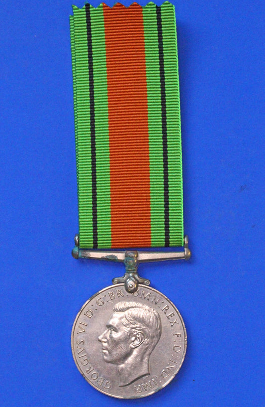 WW2 medal - George VI Defence with ribbon      [09/24 30179]