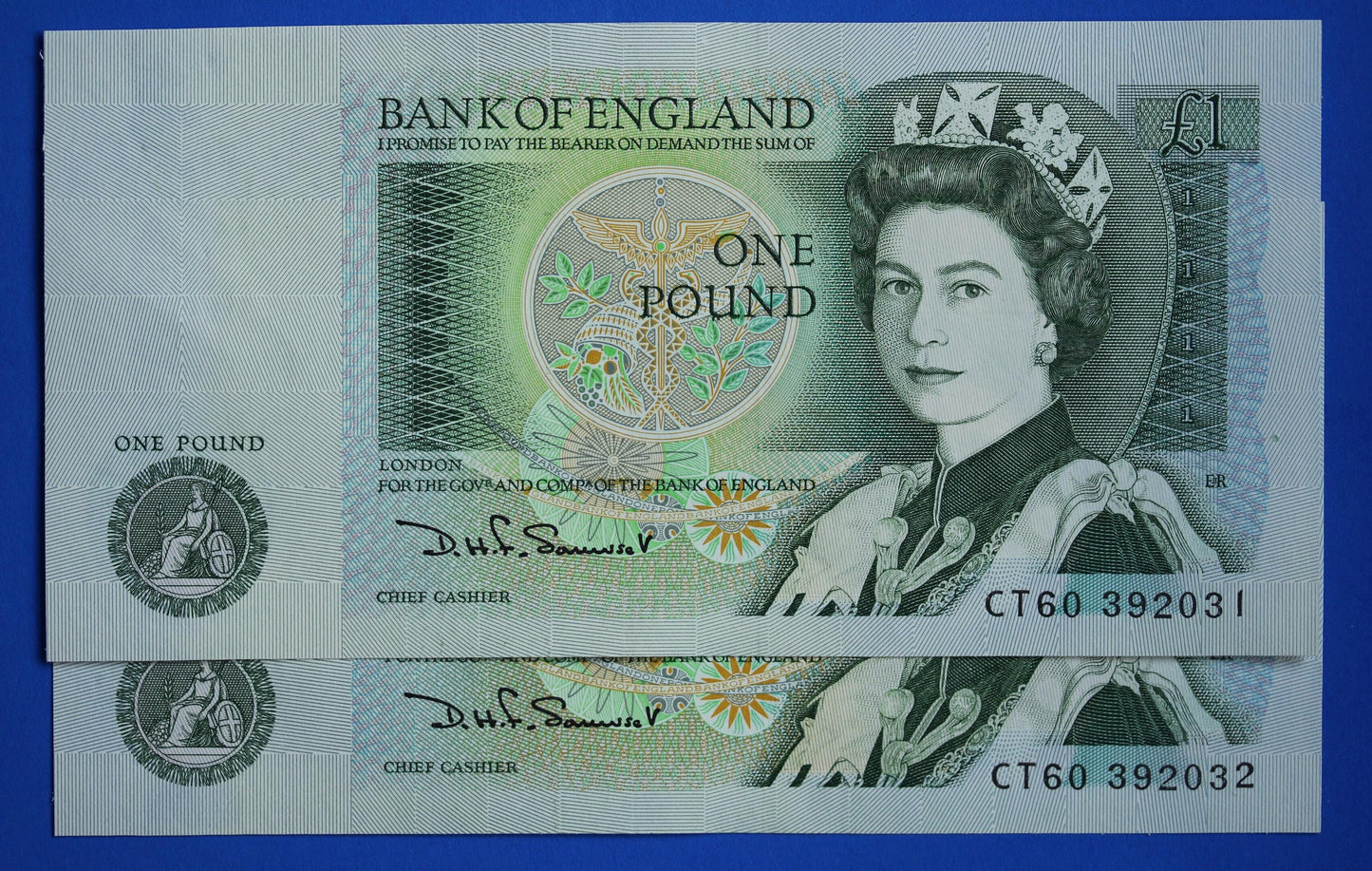 2x 1981 Bank of England One pound 1 pound Somerset Prefix "CT60" banknotes, Elizabeth II, CONSECUTIVE Numbers [09/25 31914]