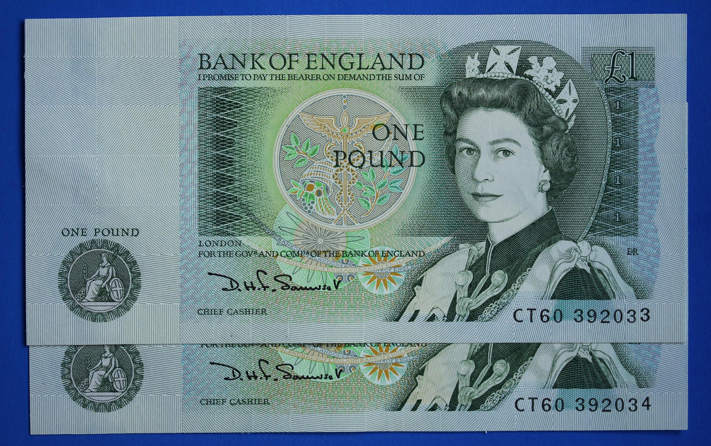 2x 1981 Bank of England One pound 1 pound Somerset Prefix "CT60" banknotes, Elizabeth II, CONSECUTIVE Numbers [09/25 31915]
