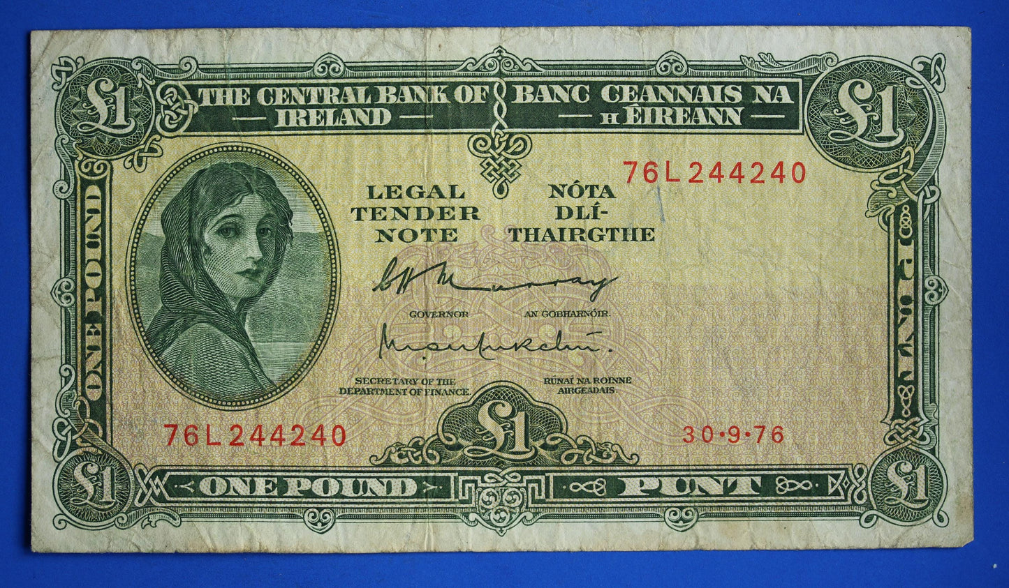 1976 Central Bank of Ireland, One Pound, One Punt Irish EIRE Lady Lavery banknote [R04/25 30008]
