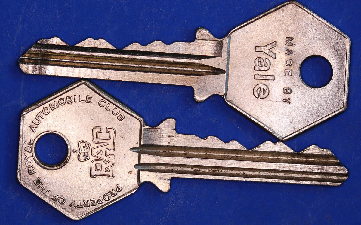 Emergency Coin Key 2x Royal Automobile Association RAC emergency box keys, 1960s [04/25 3 ...