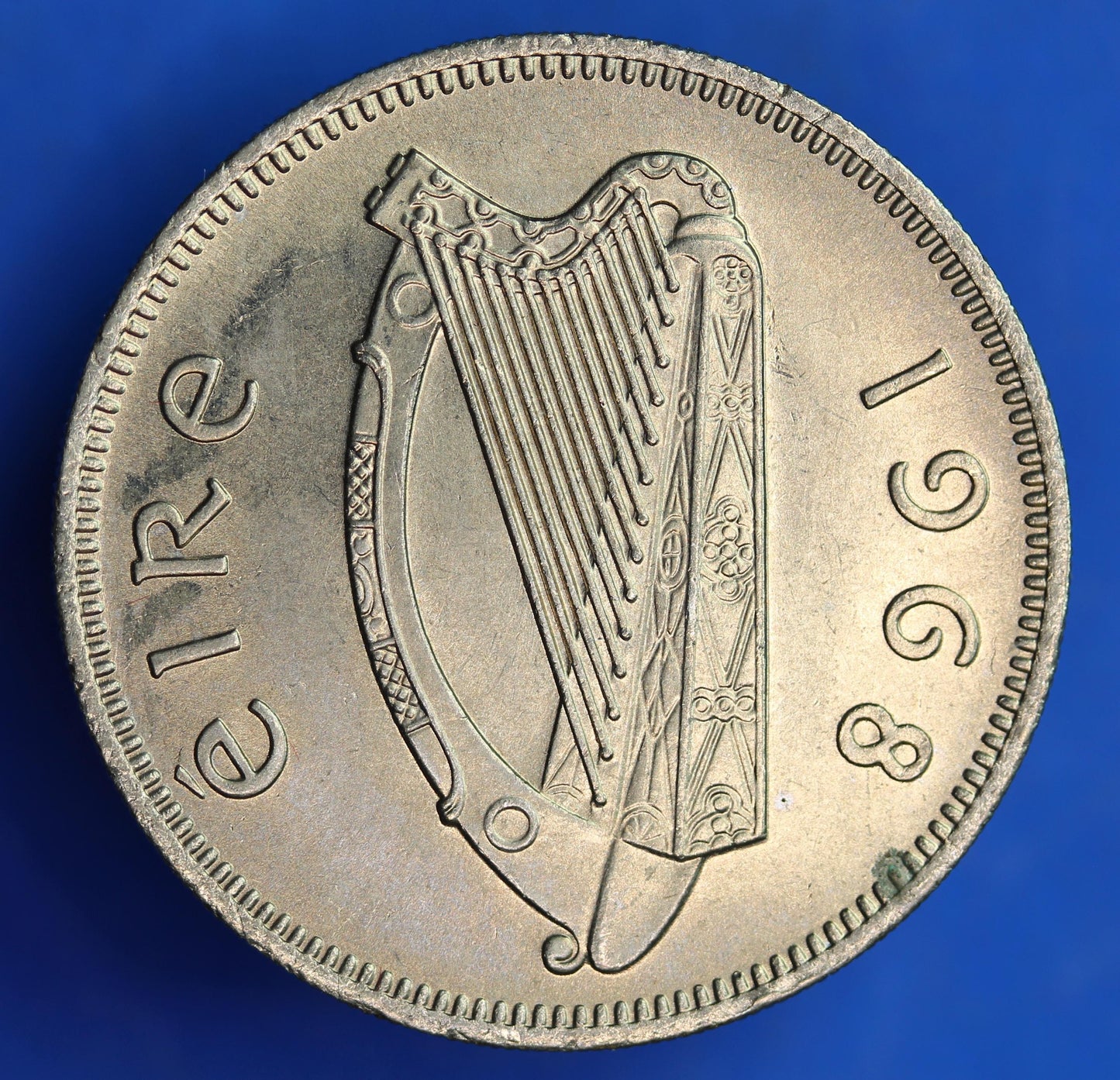 GENUINE 1968 Irish florin two shillings Ireland EIRE coin, Salmon Coin, high grade [04/25 32467]