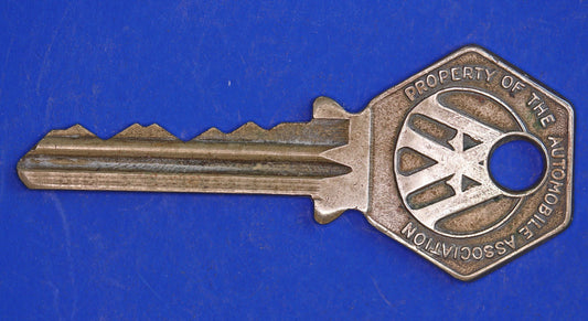1950s Automobile Association AA members emergency box key, numbered    [04/25 32383]