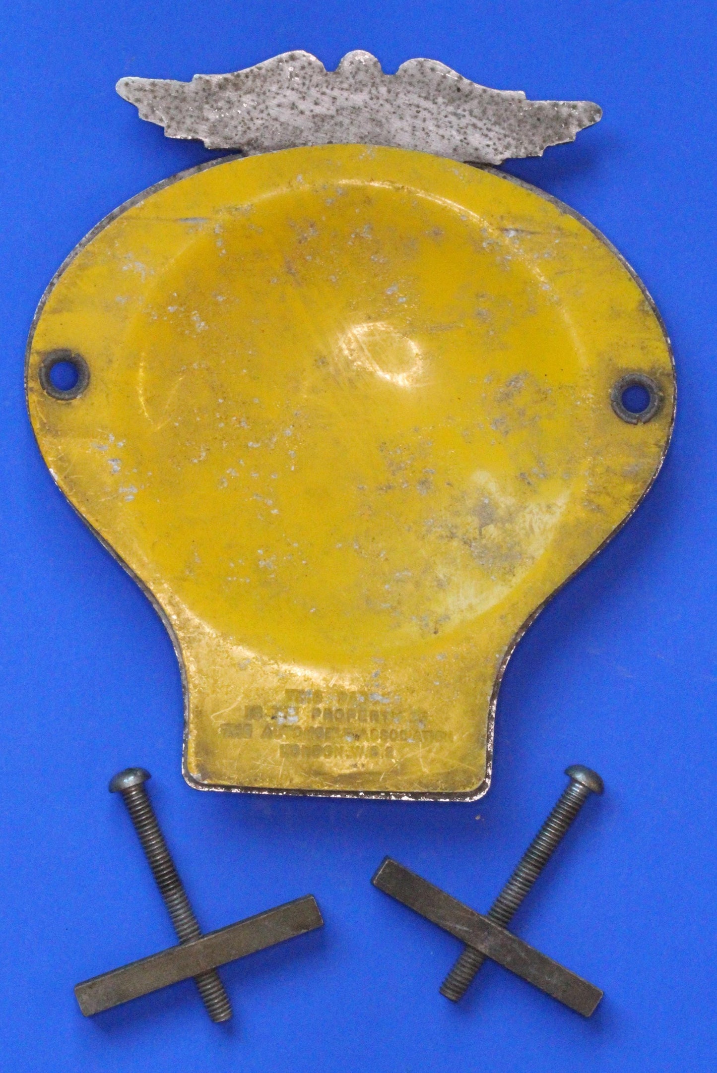 Automobile Association AA members badge - 1966-67 with brackets      [05/25 32617]