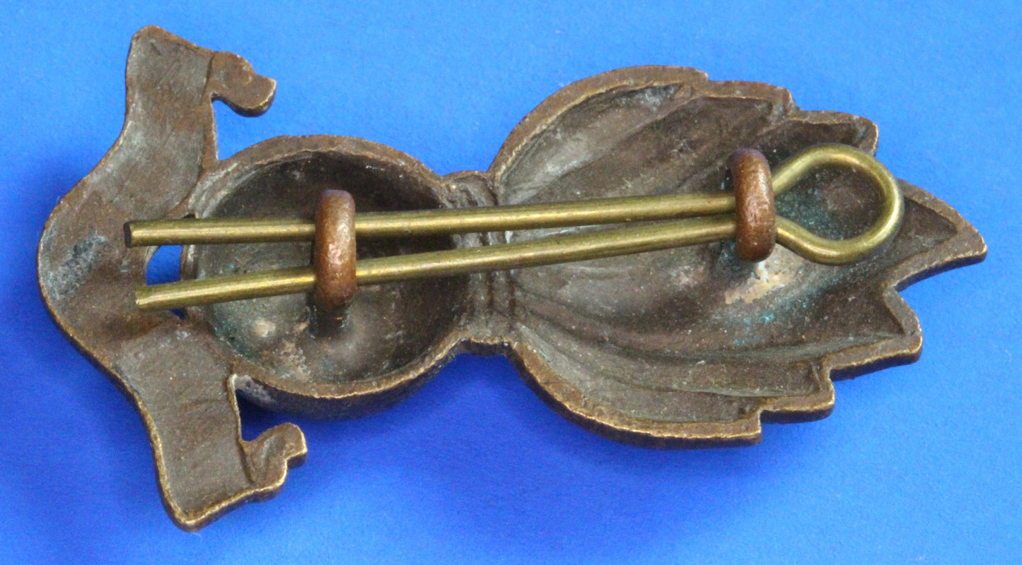 British World War 2 - Royal Artillery Corps â€˜Ubiqueâ€™, Collar/Cap Badge, H:46mm   [32743]