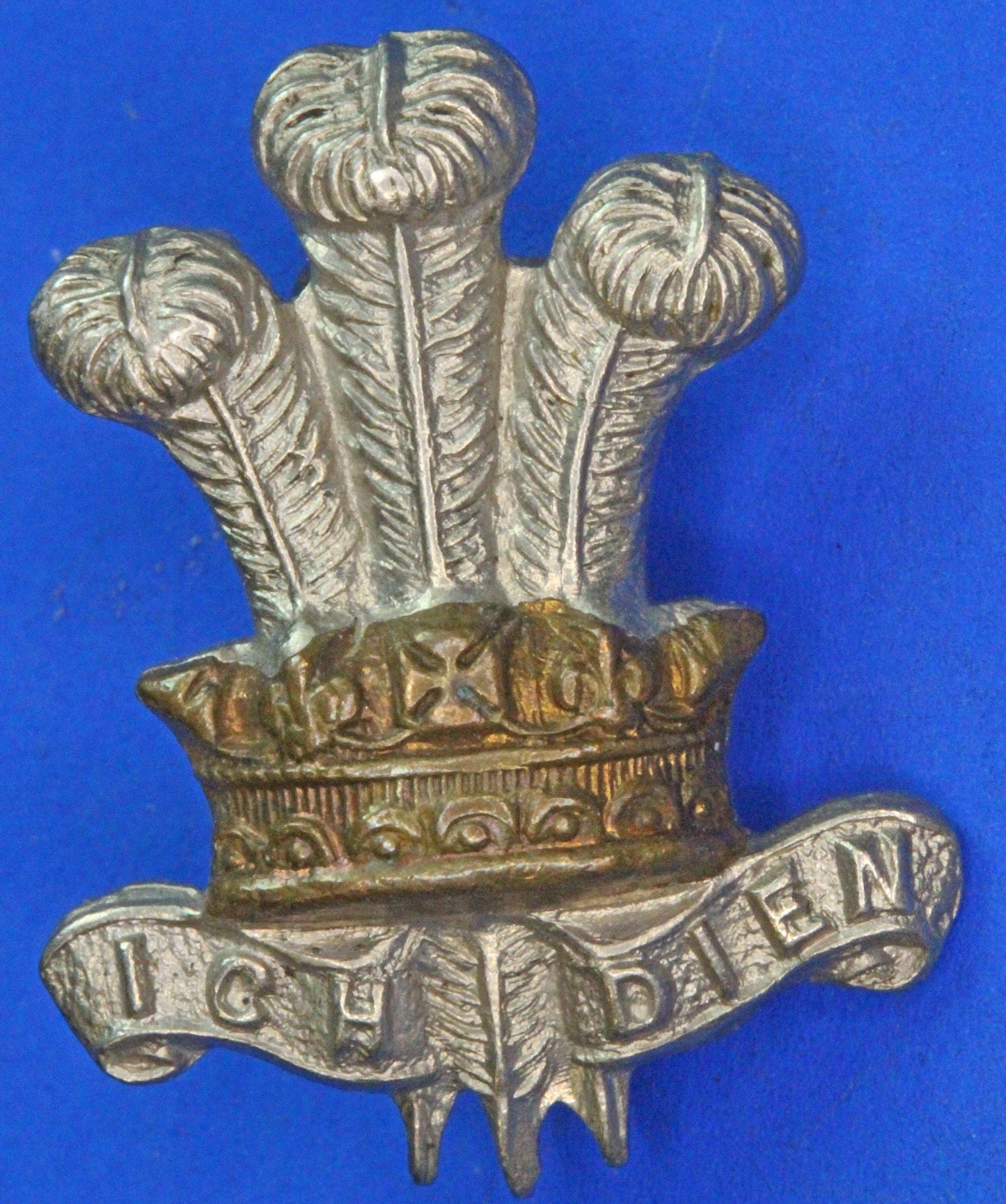 British Army Militaria - WW1 Leinster Regiment Irish Collar Badge     [06/25 32776]