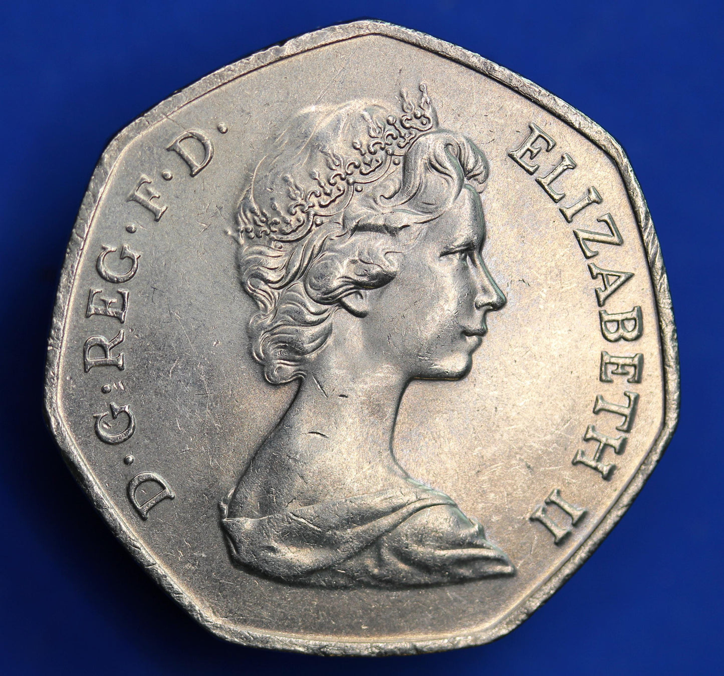 GENUINE British Coin -  1973 Elizabeth II fifty pence 50p high grade coin  [07/25 33010]