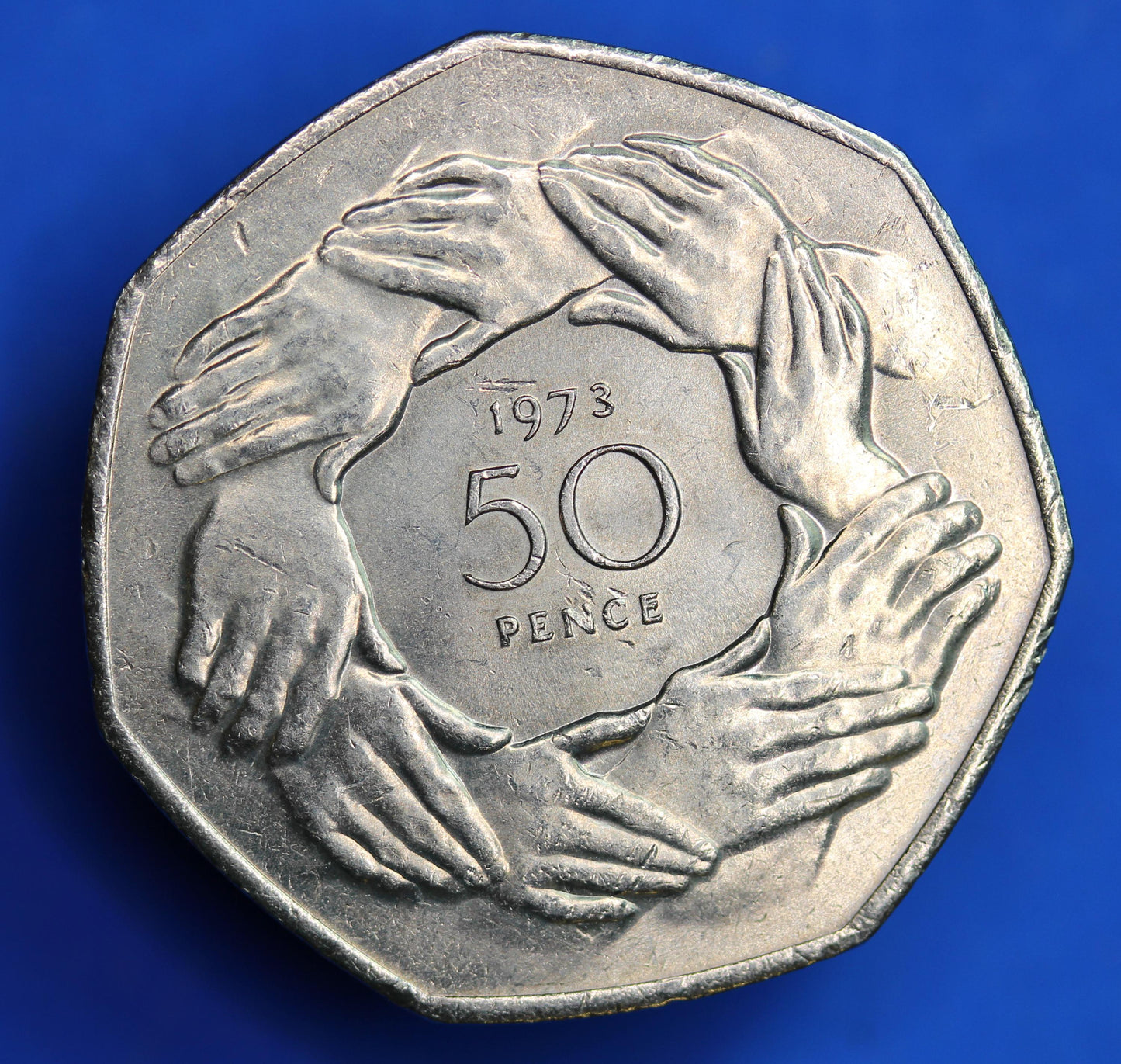 GENUINE British Coin -  1973 Elizabeth II fifty pence 50p high grade coin  [07/25 33010]