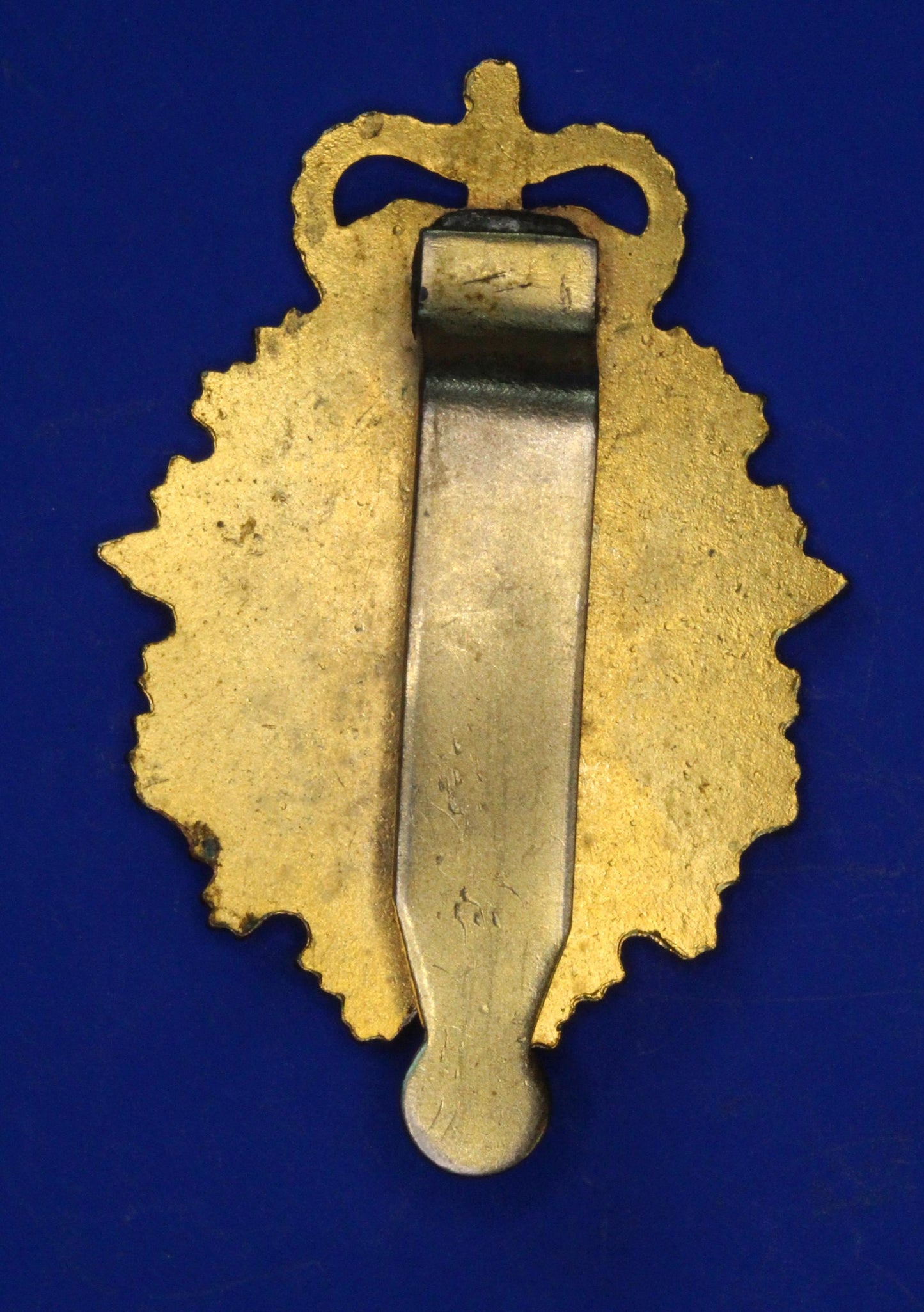 World Military Badges - Canadian Armed Forces Tri Services Cap Badge [09/25 33121]