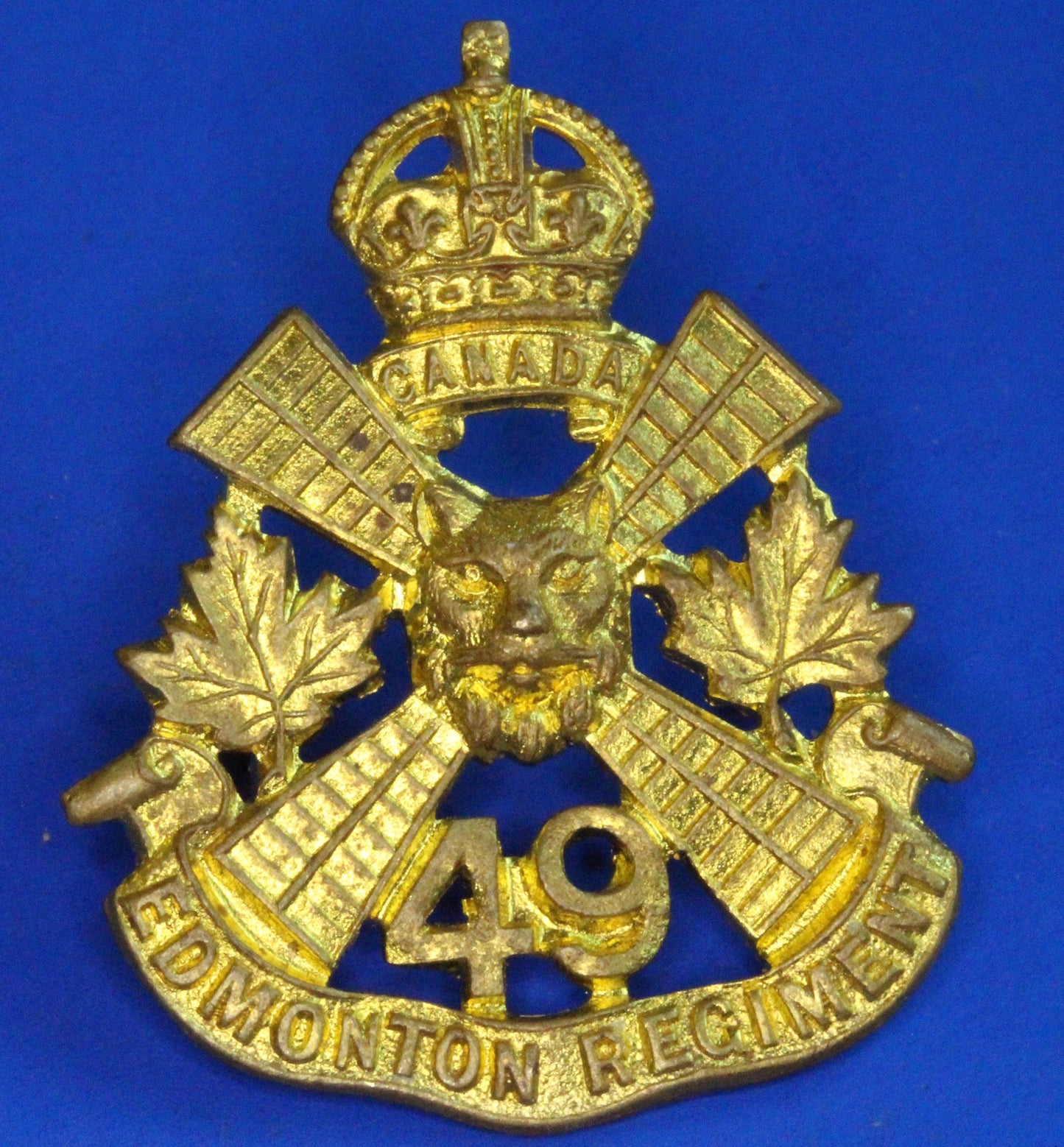 World Military Badges - Canada- The Loyal Edmonton Regiment Cap Badge, Kings Crown  [09/25 33161]
