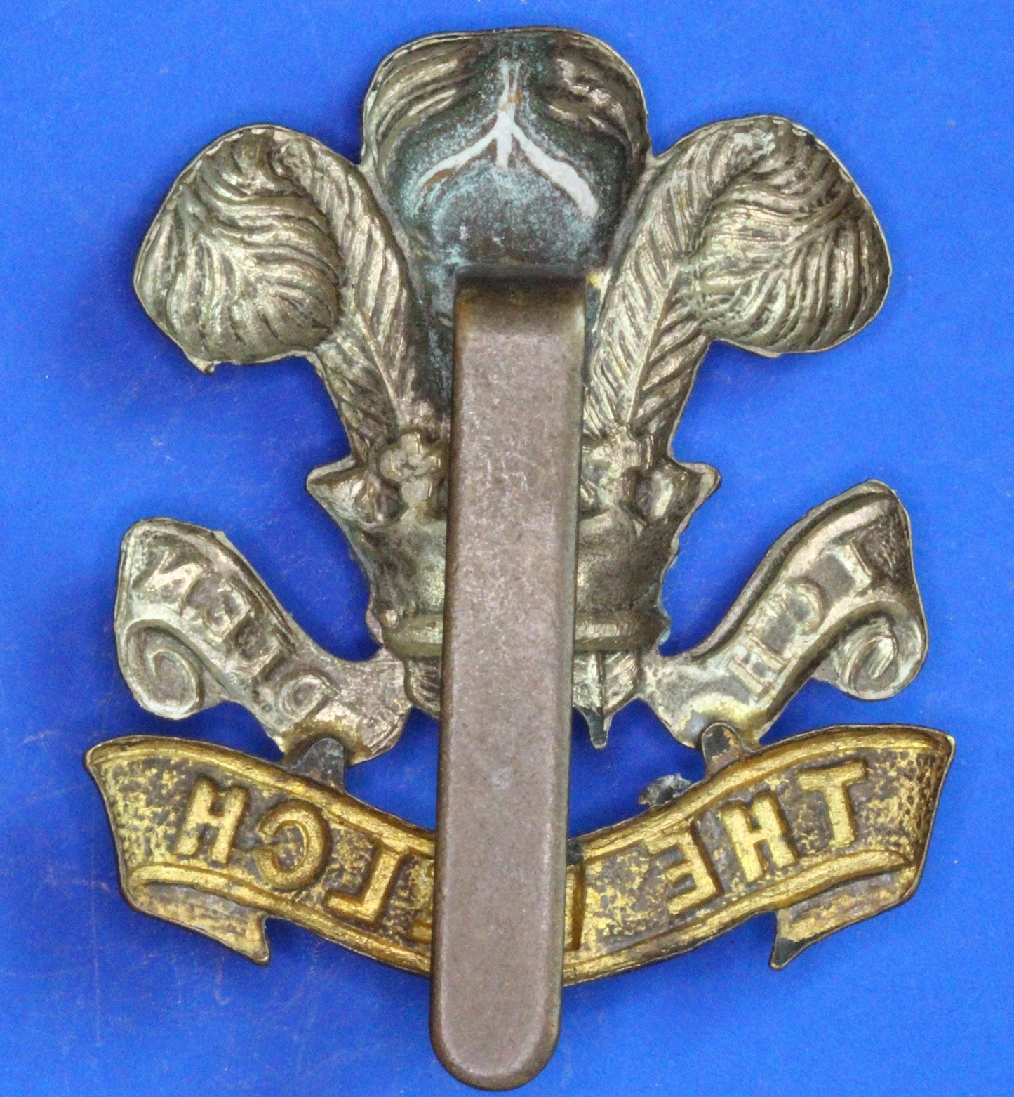 British Army Vintage World War 1 - WW1 Welsh Regiment lapel badge, 1914-1918      [09/25 33140]
