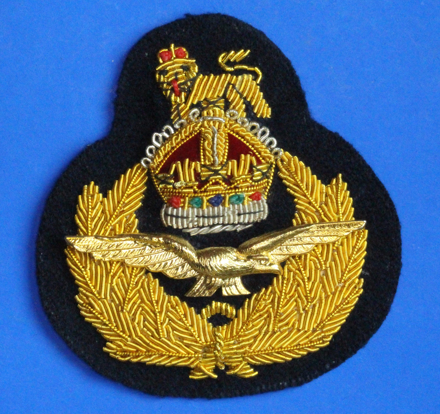 British Military Vintage - Royal Airforce RAF Cap badge, King's Crown    [09/25 33245]