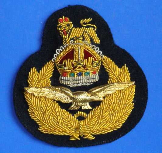 British Military Vintage - Royal Airforce RAF Cap badge, King's Crown    [09/25 33245]