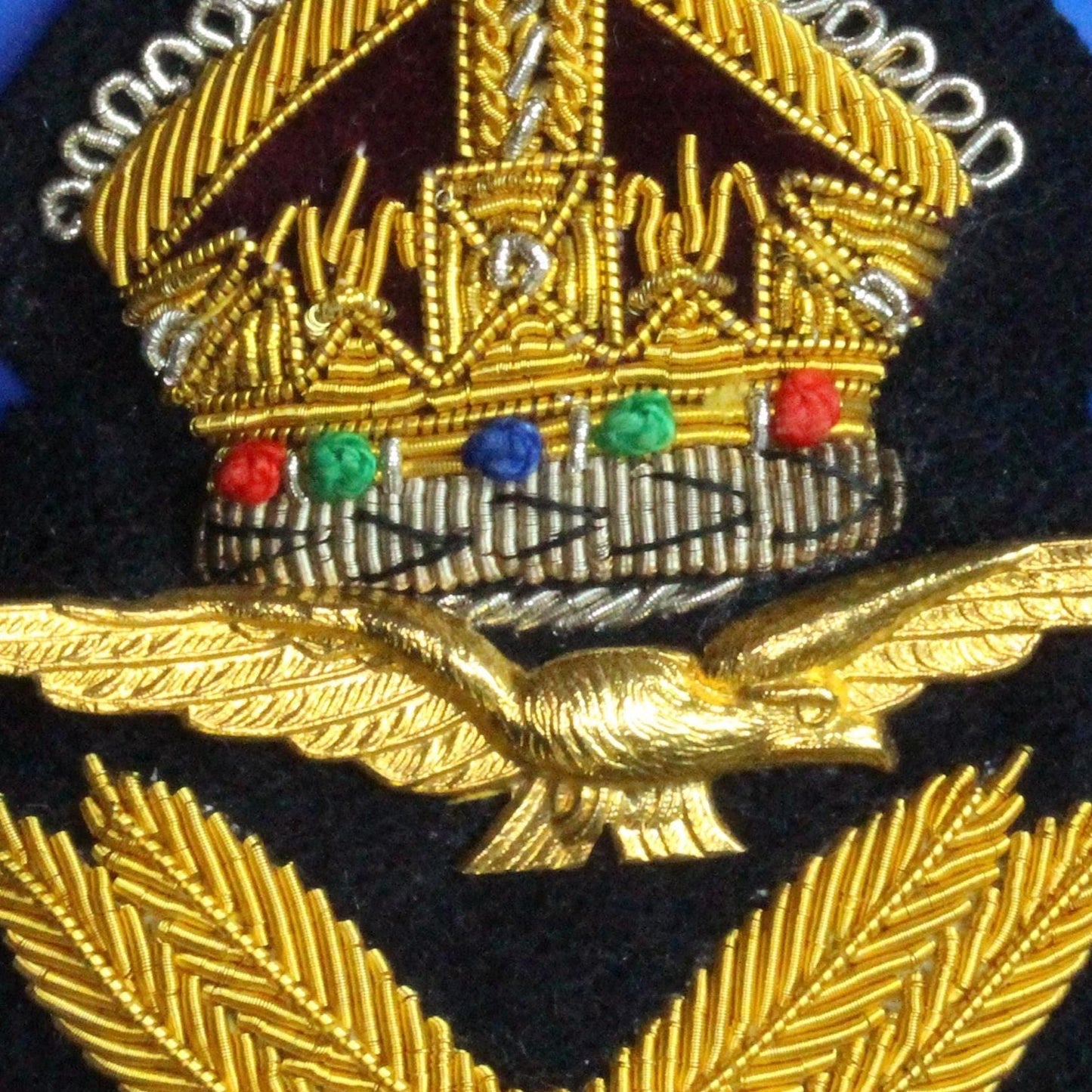 British Military Vintage - Royal Air force RAF Cap badge, King's Crown    [09/25 33246]