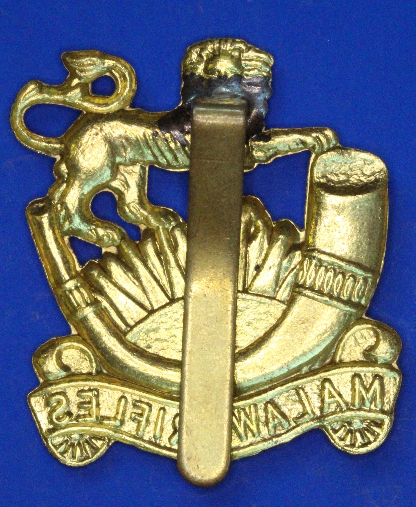 World Military Badges - Malawi Rifles 2 Type Cap Badge [09/25 33120]
