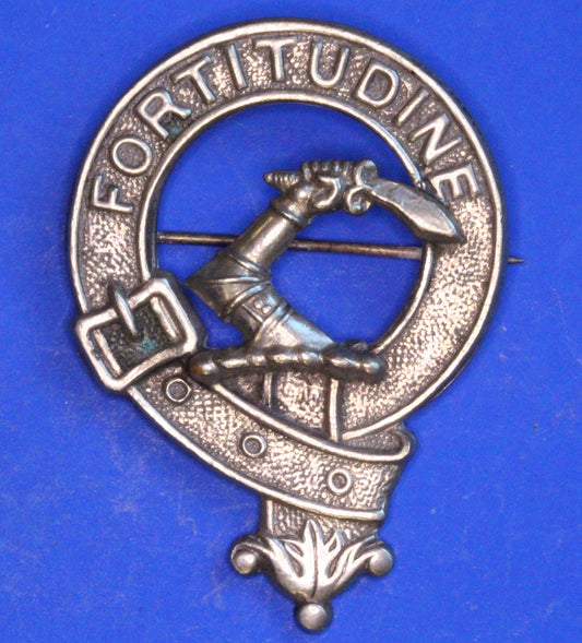 Vintage Scottish Clan Brooch /Bonnet Badge - MacRae   [10/25 33342]