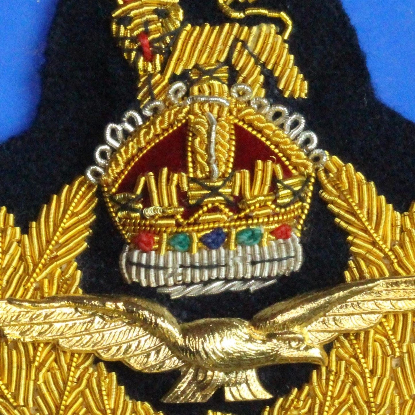 British Military Vintage - Royal Airforce RAF Cap badge, King's Crown    [09/25 33245]