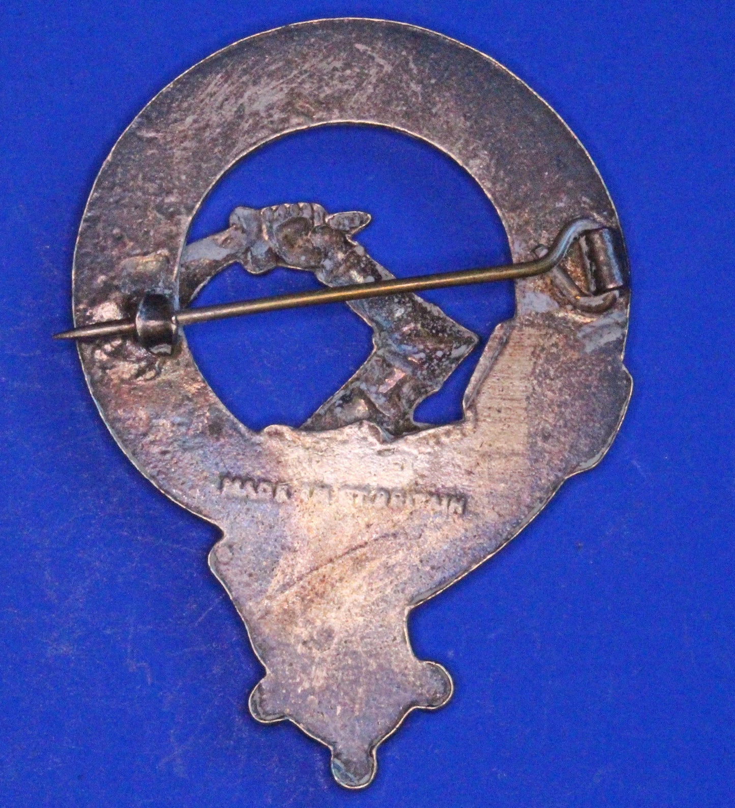 Vintage Scottish Clan Brooch /Bonnet Badge - MacRae   [10/25 33342]