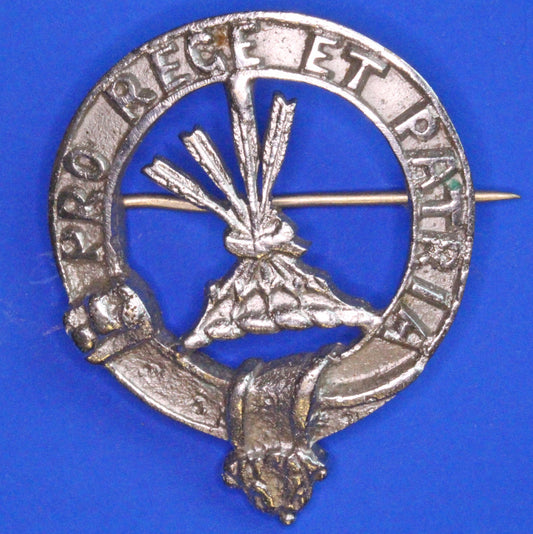 Vintage Scottish Clan Brooch /Bonnet Badge - PRO REGE Et PATRIA 5 arrows  [10/25 33449]