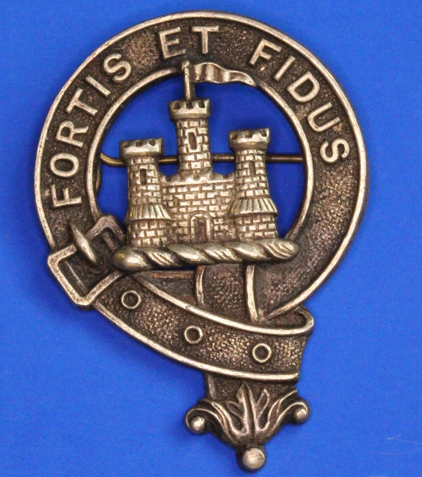 Vintage Scottish Clan Brooch /Bonnet Badge - MacLachlan  [10/25 33451]