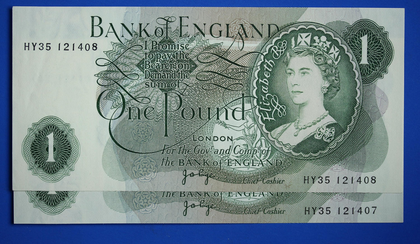 2x 1970 Bank of England One pound 1 pound JB Page Prefix "HY35" banknotes, Elizabeth II, CONSECUTIVE Numbers [11/25 33657]