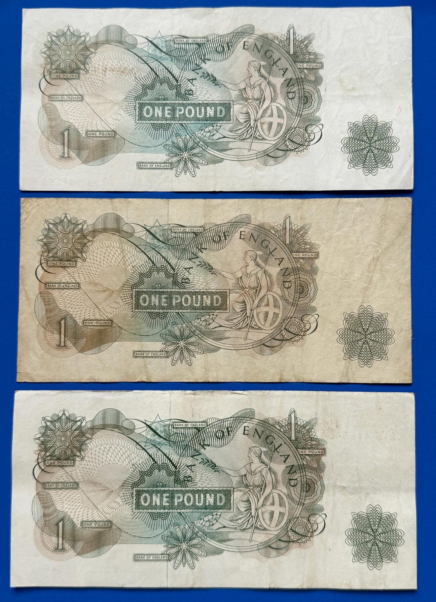 3x 1963 Bank of England One pound Hollom banknotes, Elizabeth II [12/25 32702]