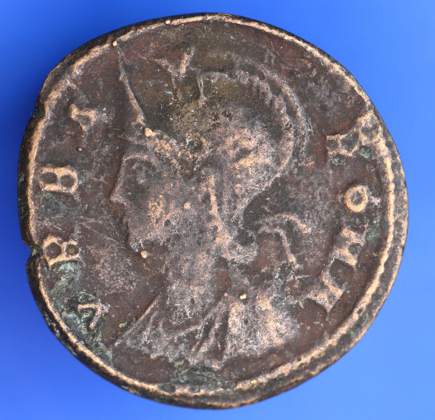 Roman bronze coin City Commemoratives, Follis, 330-331AD, 17mm   [12/25 33975]