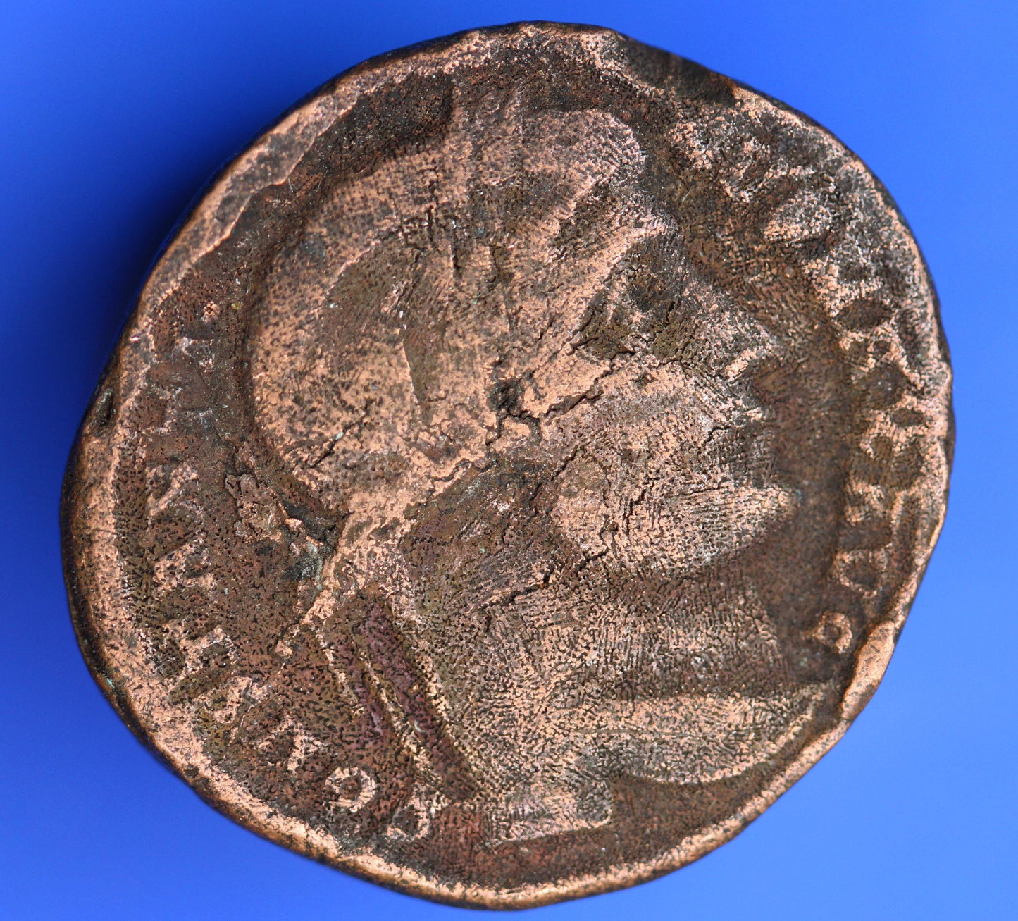Roman bronze coin Constantine I AD 306-337, 17mm   [12/25 33977]