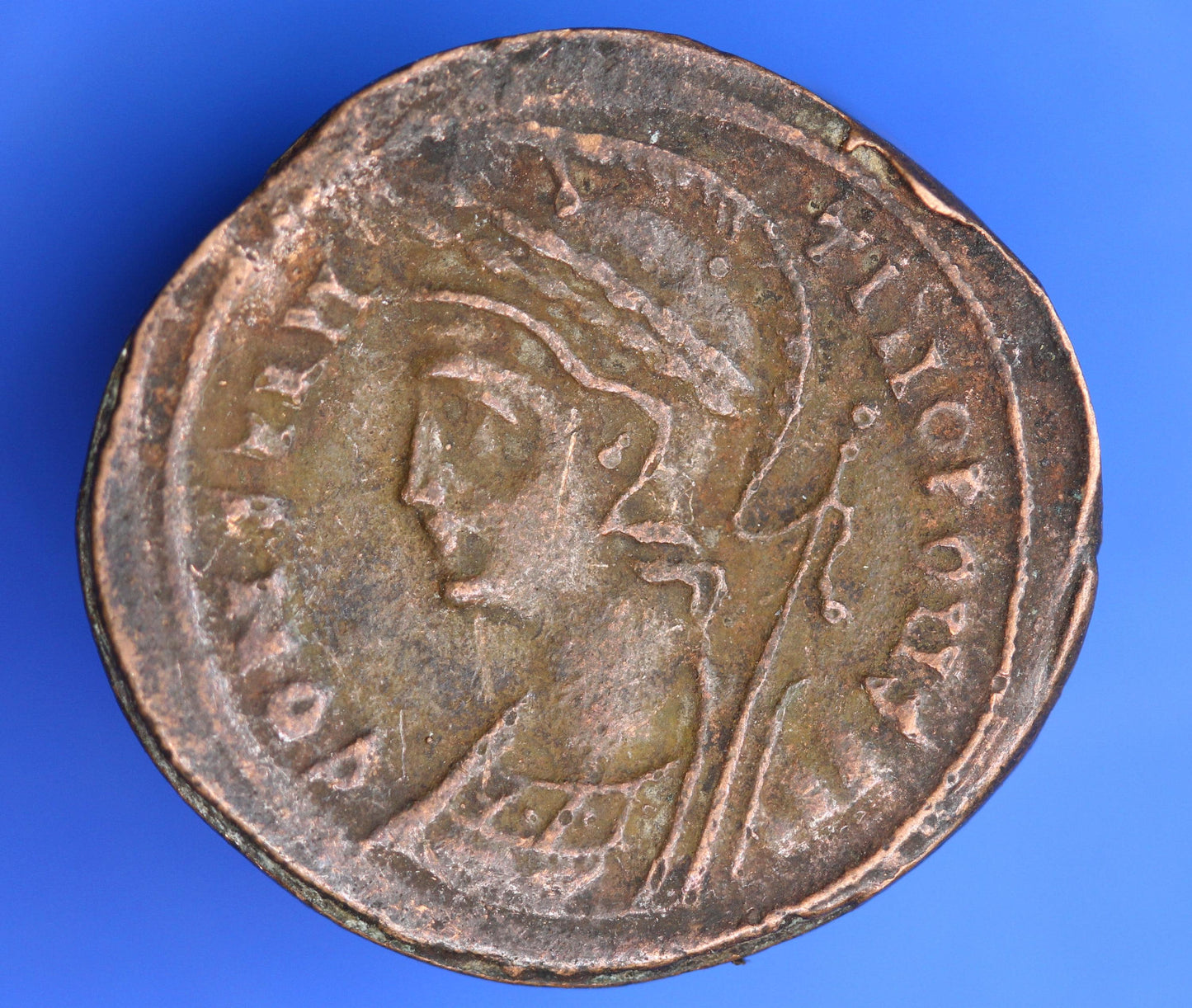 Roman bronze coin Constantine II AD 317-337, 19mm   [12/25 33979]