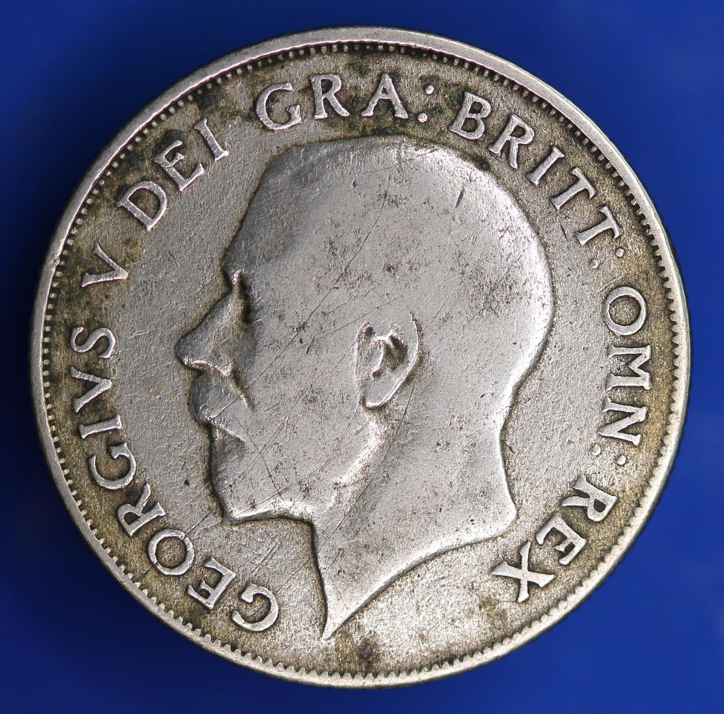 GENUINE British Coin -  1921 George V One Shilling, 50% silver coin  [01/26 34205]