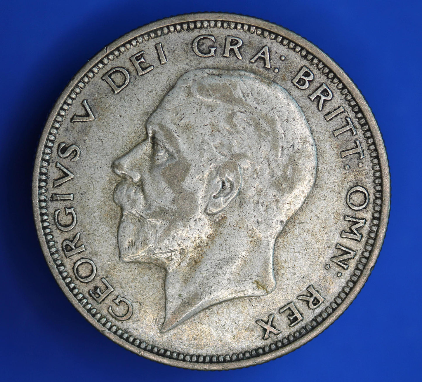 GENUINE British Coin -  1927 George V half crown, 50% silver coin  [02/26 34329]