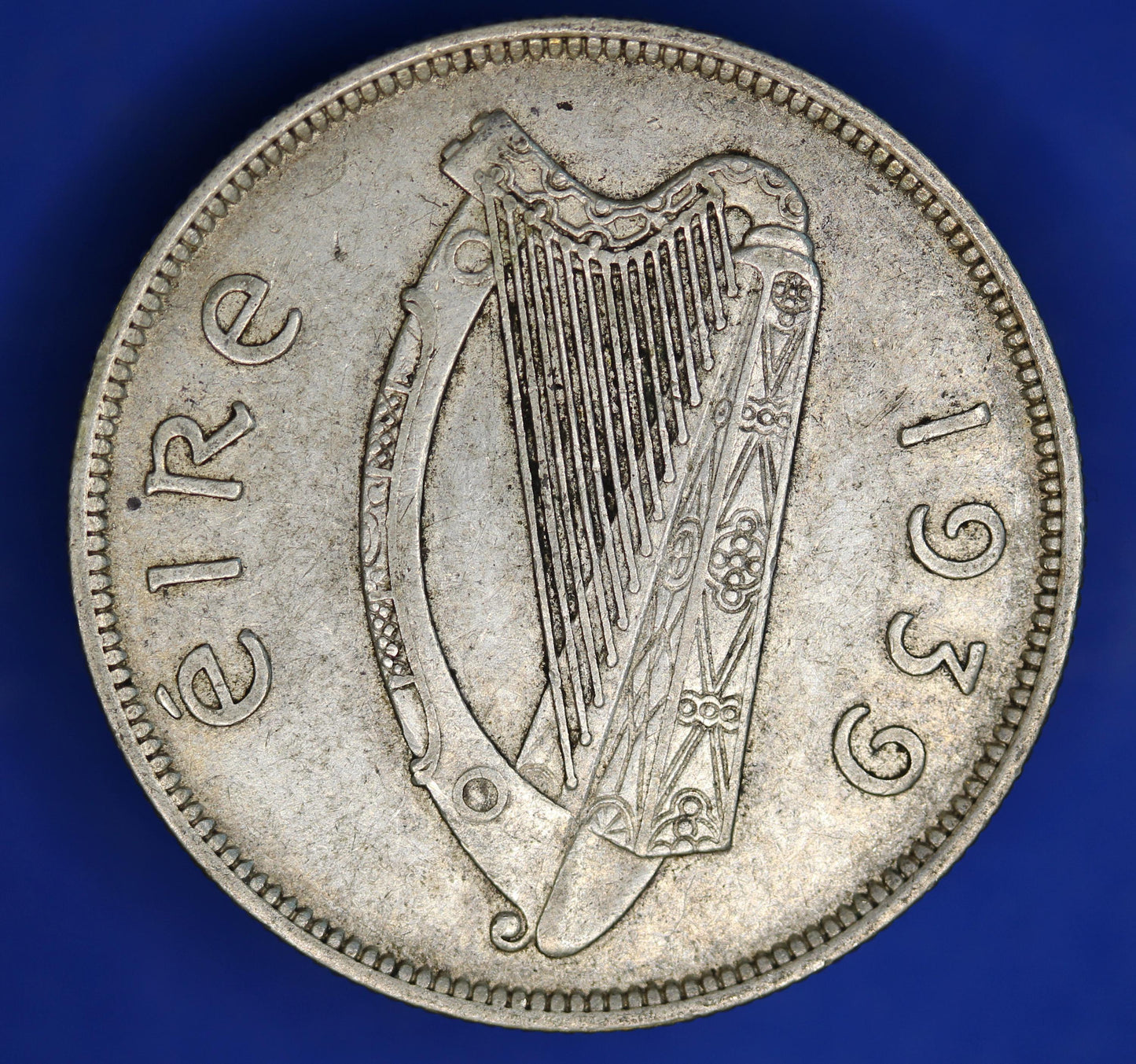 GENUINE 1939 Irish Half Crown 2/6 Ireland EIRE coin, 75% silver, Hunter Horse [02/26 34282]