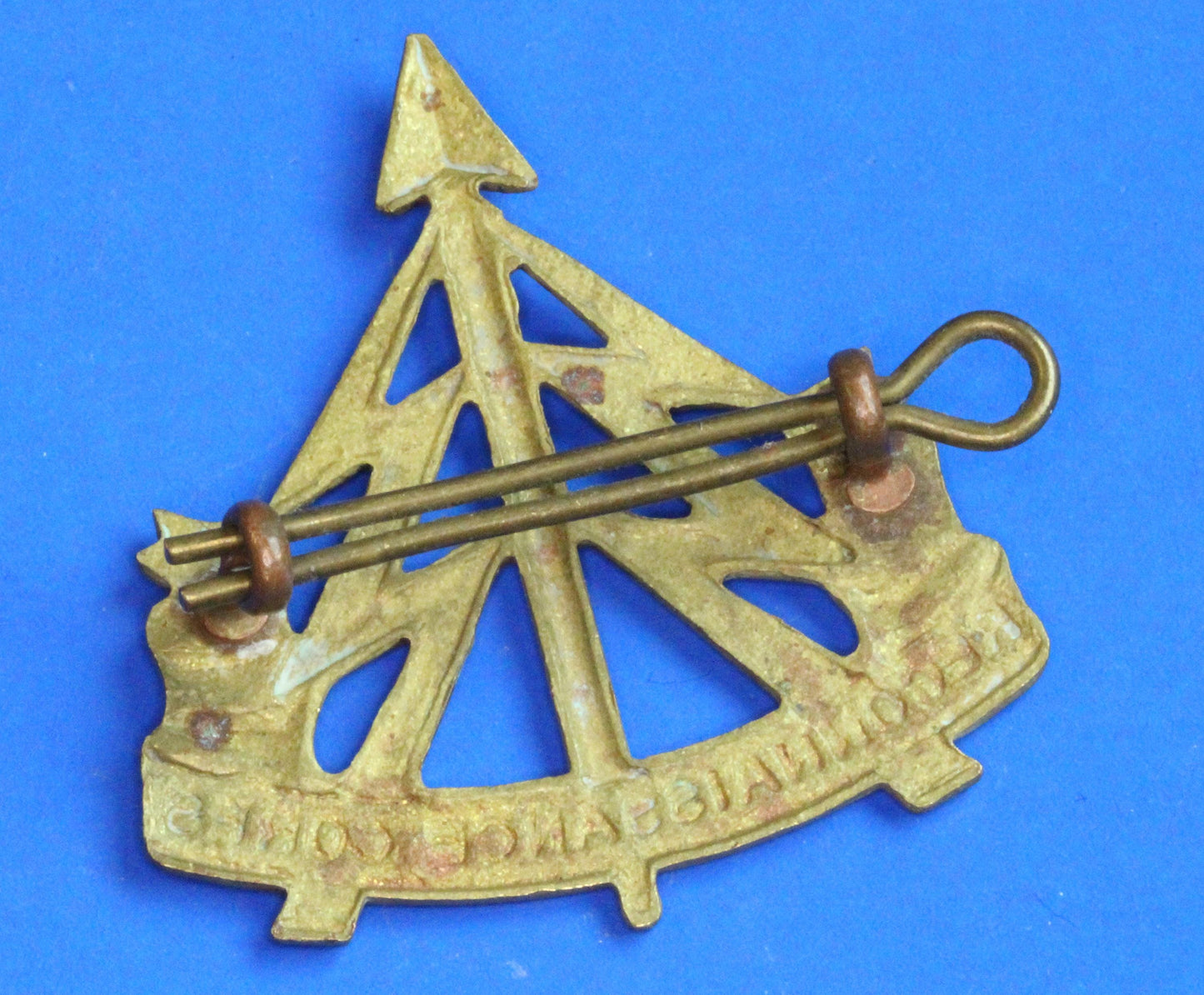 British Army Vintage World War 2 - WW2 Army Reconnaissance Corps cap badge.  [02/26 34490]