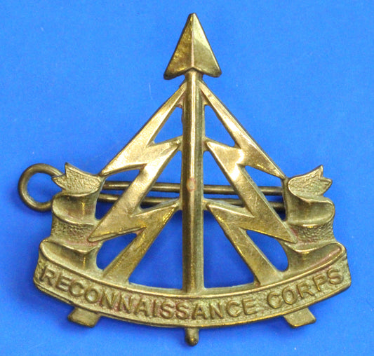 British Army Vintage World War 2 - WW2 Army Reconnaissance Corps cap badge.  [02/26 34490]
