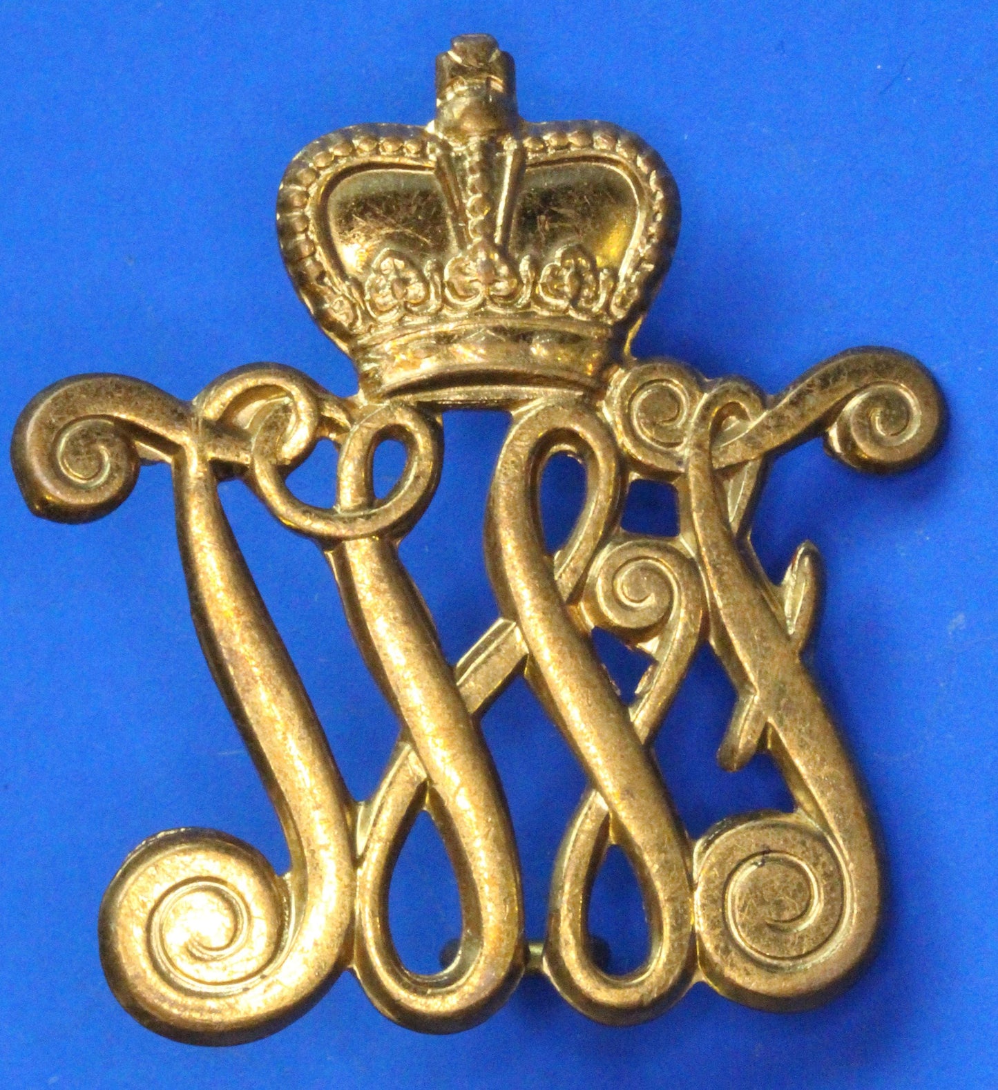 Army Vintage World War 2 - Royal Netherlands army brass shoulder/cap badge 1960s [02/26 34492]