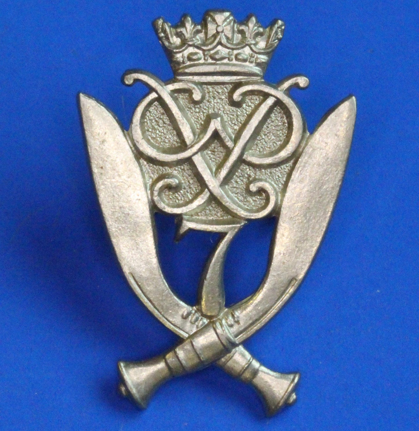 British Army Vintage World War 2 - WW2 7th Duke of Edinburgh's Own Gurkha Rifles cap badge [02/26 34494]