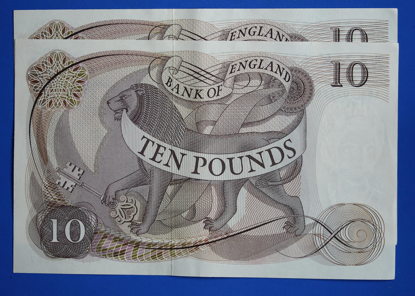 2x 1967 Bank of England Ten pound, Fforde "A68" Elizabeth II banknotes CONSECUTIVE [02/26 34404]