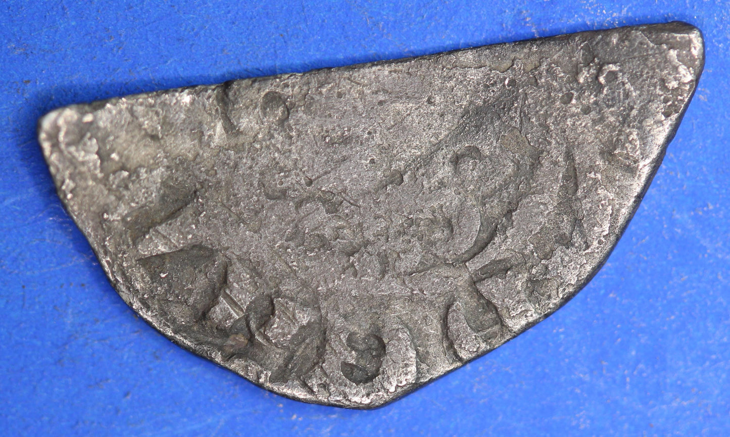 Medieval hammered short cross silver cut half penny, 0.53g   [04/26 35001]