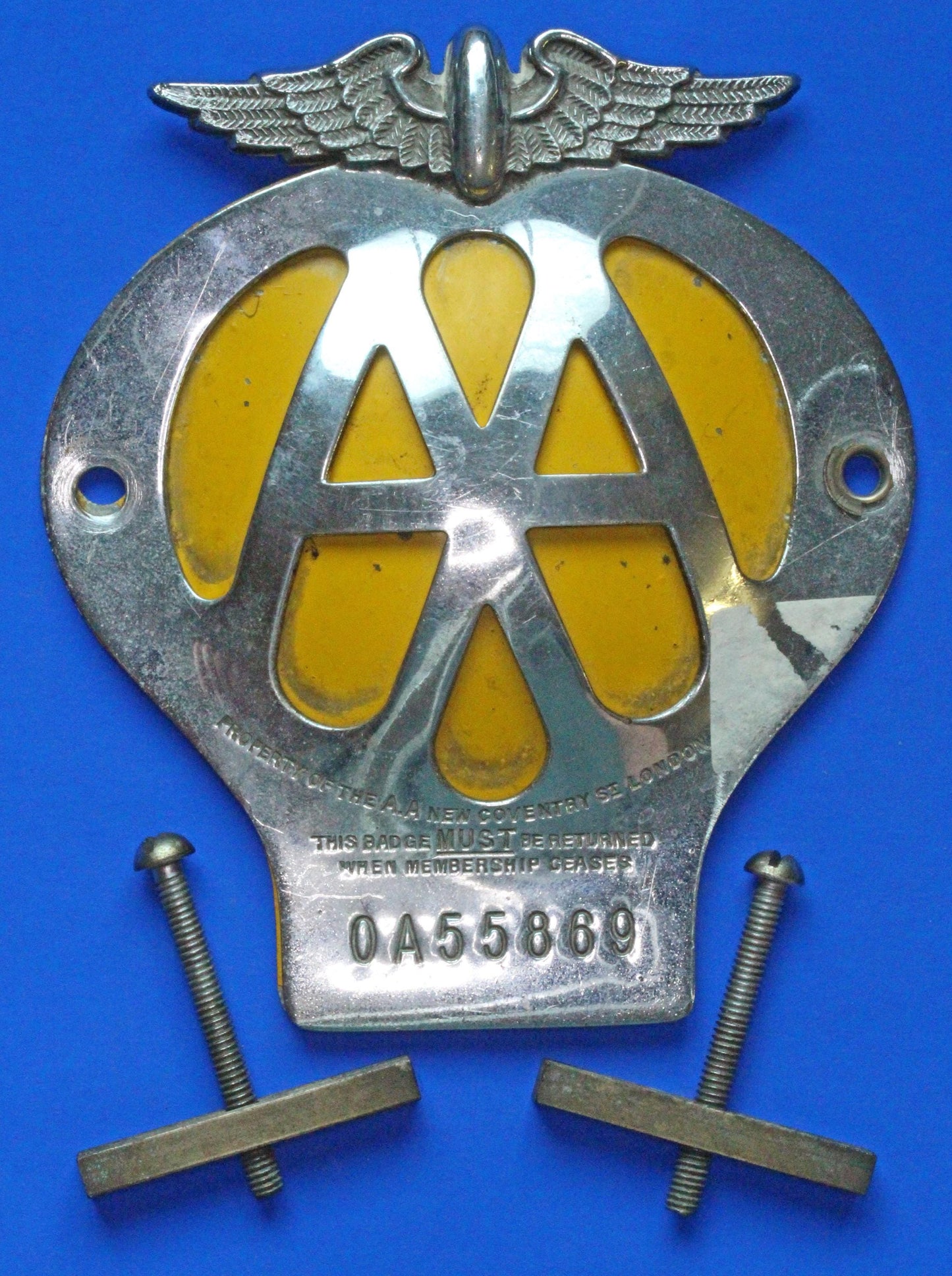 Automobile Association AA members badge - 1945-57 with brackets      [04/26 35062]