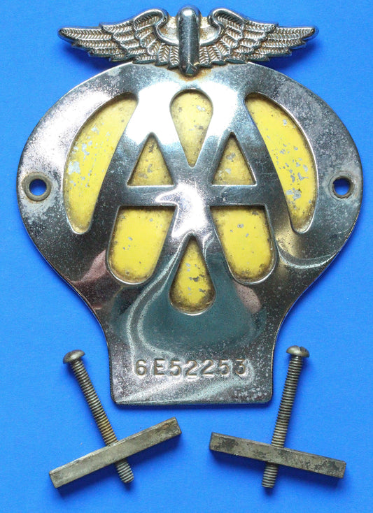 Automobile Association AA members badge - 1966-67 with brackets      [04/26 35063]